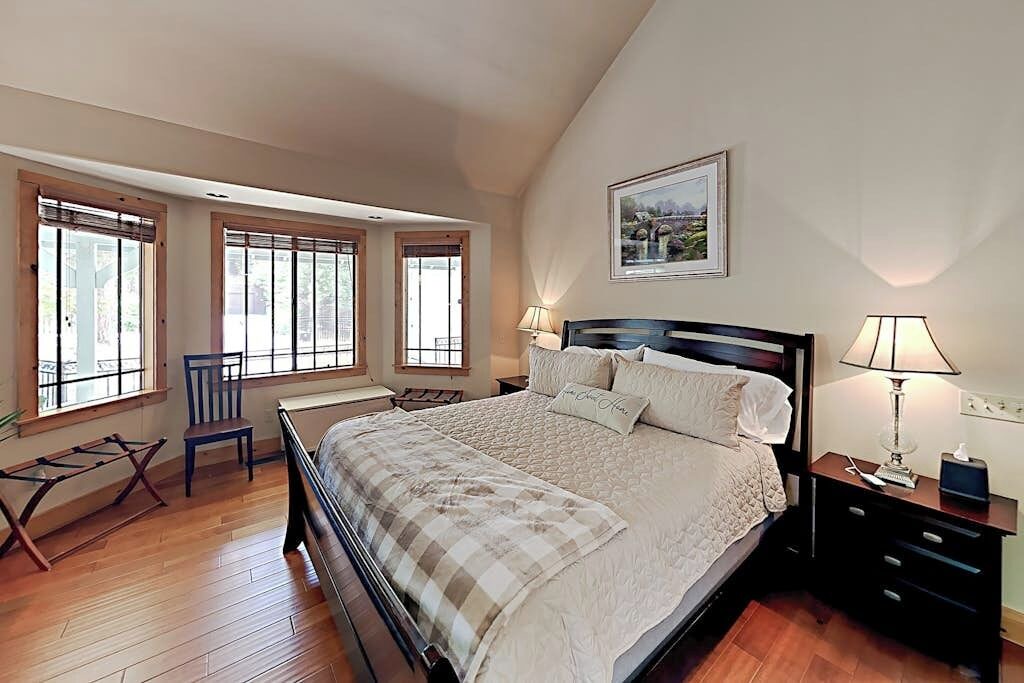 Photo of Bedroom in Cedar Glen