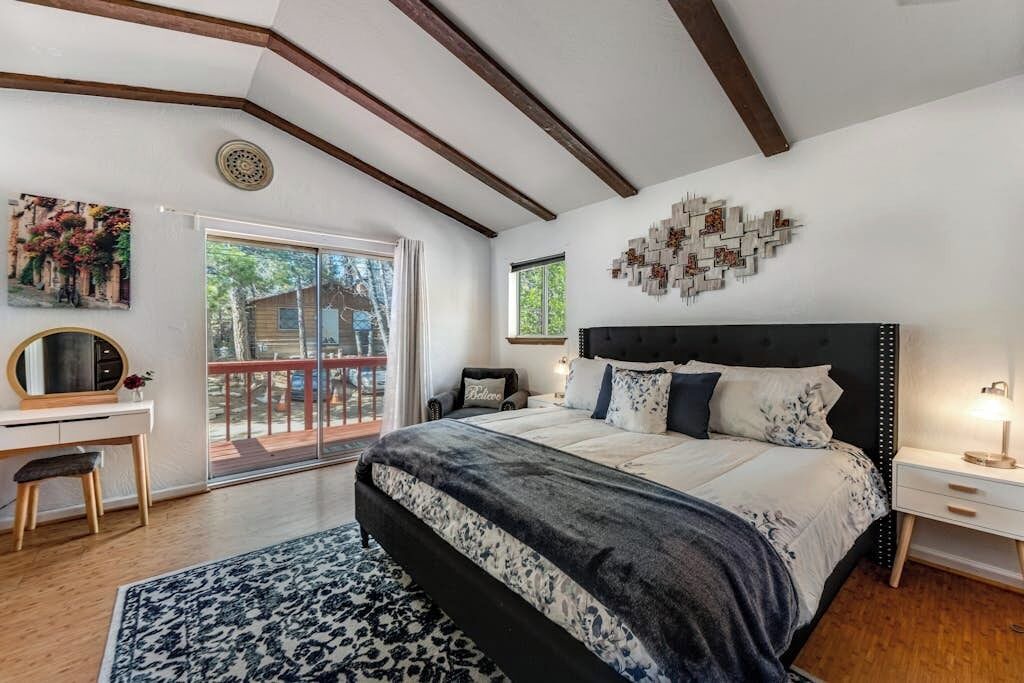 Photo of Bedroom in Arrowbear Lake