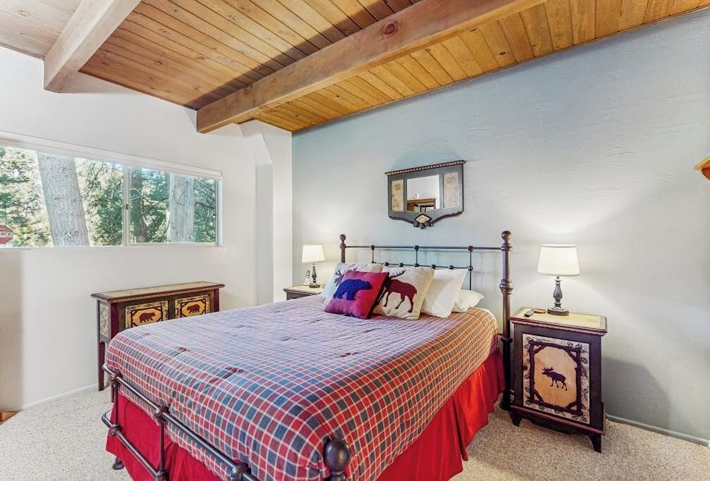 Photo of Bedroom in Arrowhead Villas