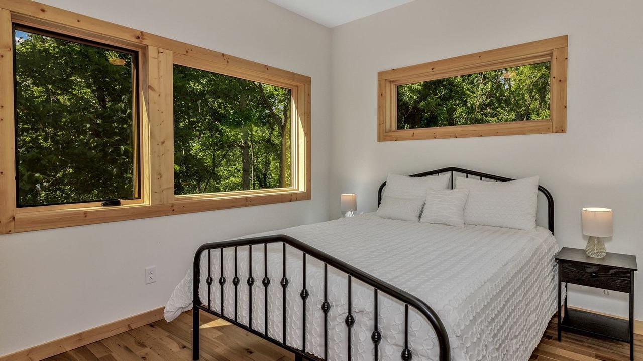 Photo of Bedroom in Marshall