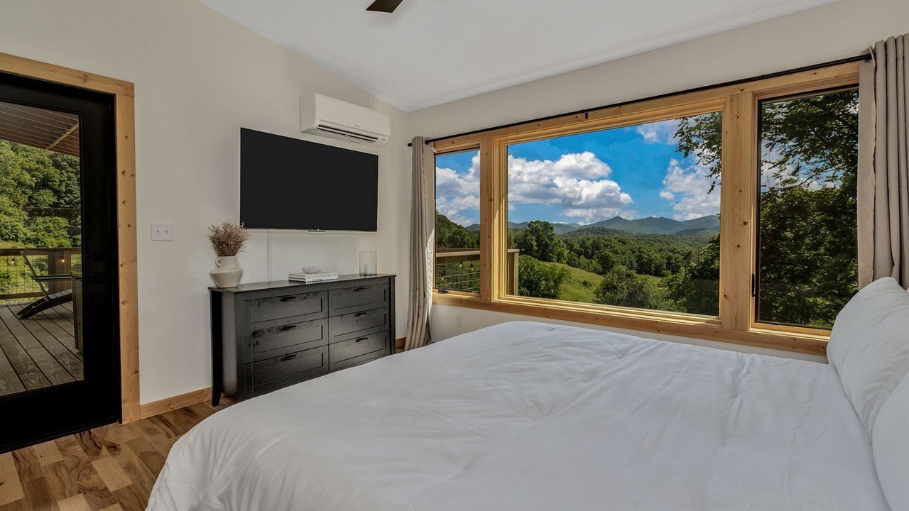 Photo of Bedroom in Marshall