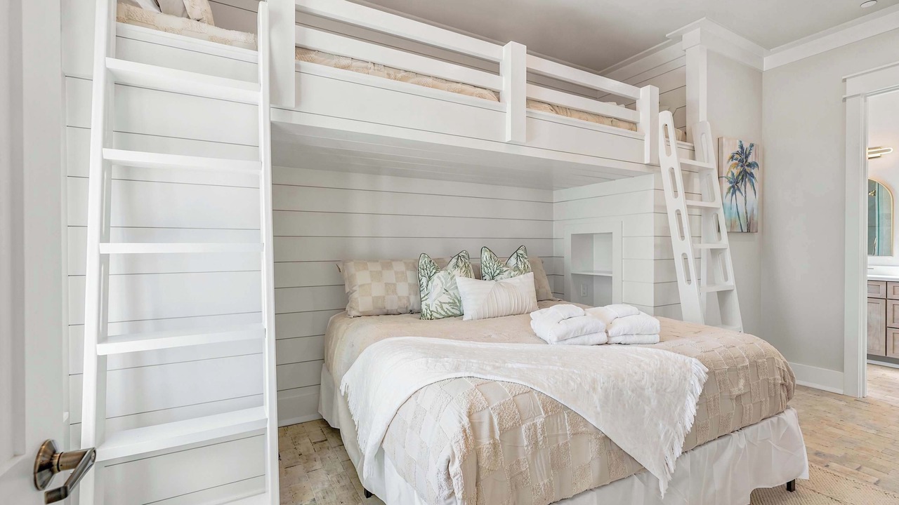 Photo of Bedroom in Laguna Beach