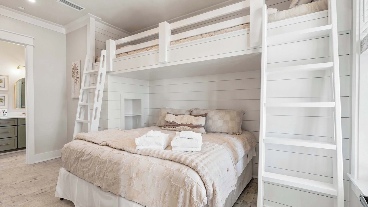 Photo of Bedroom in Laguna Beach