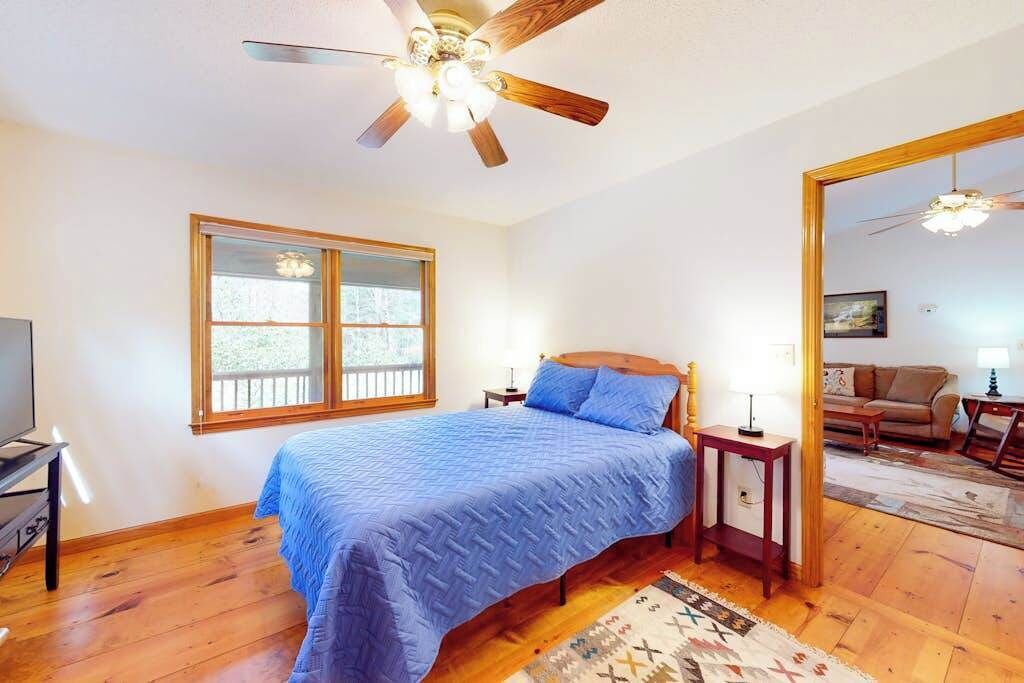 Photo of Bedroom in Winfield Cove