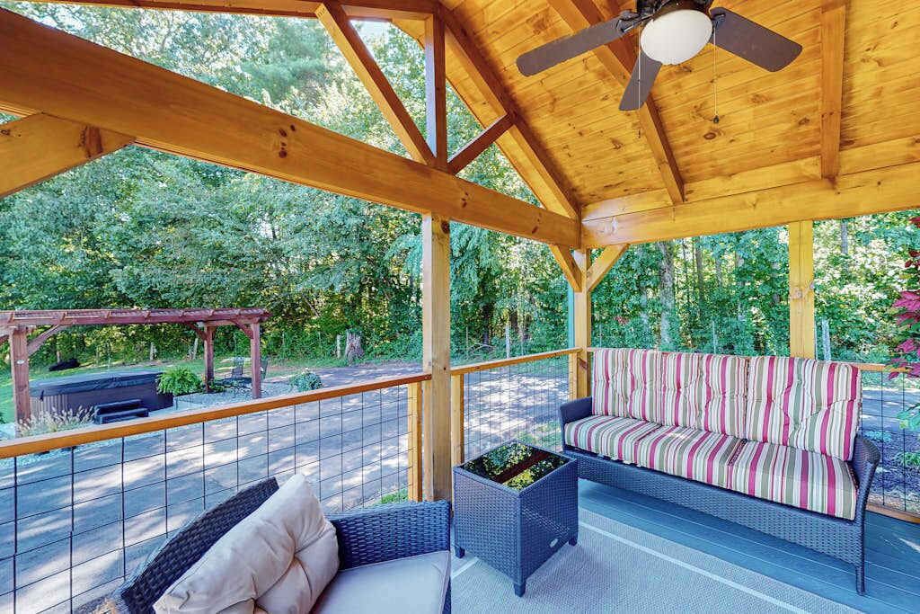 Photo of Patio Balcony in Mars Hill