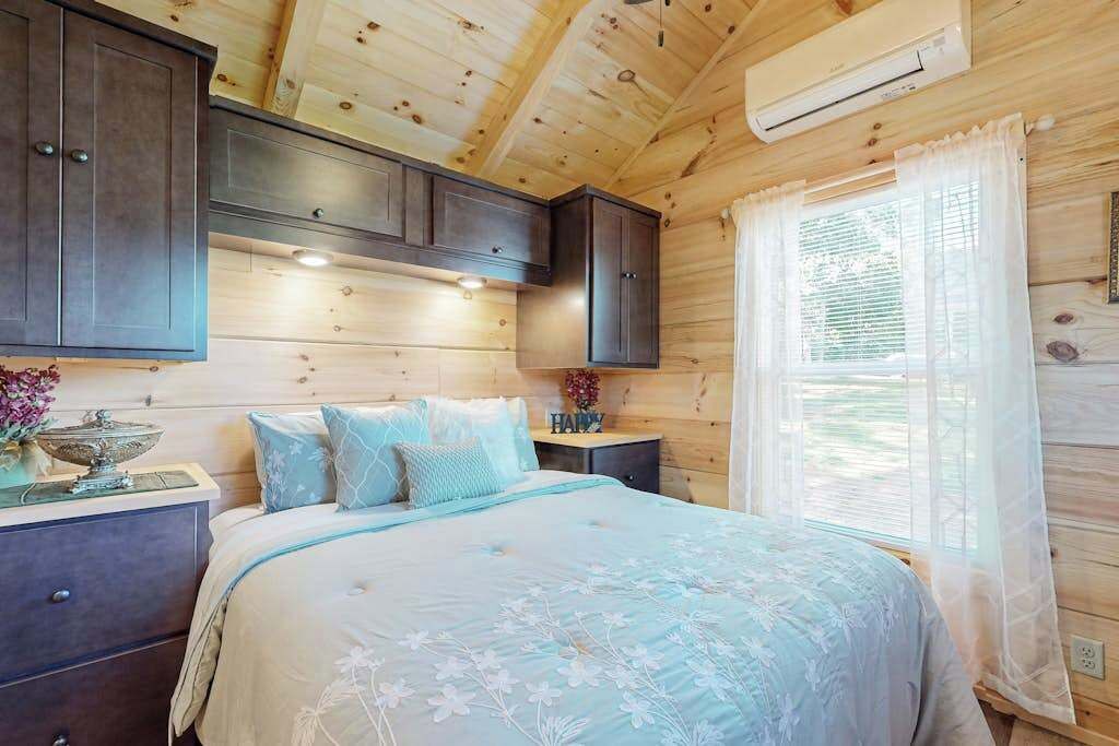 Photo of Bedroom in Mars Hill