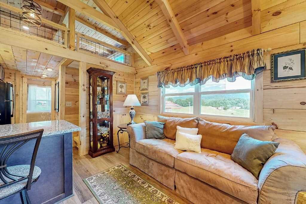 Photo of Livingroom in Mars Hill