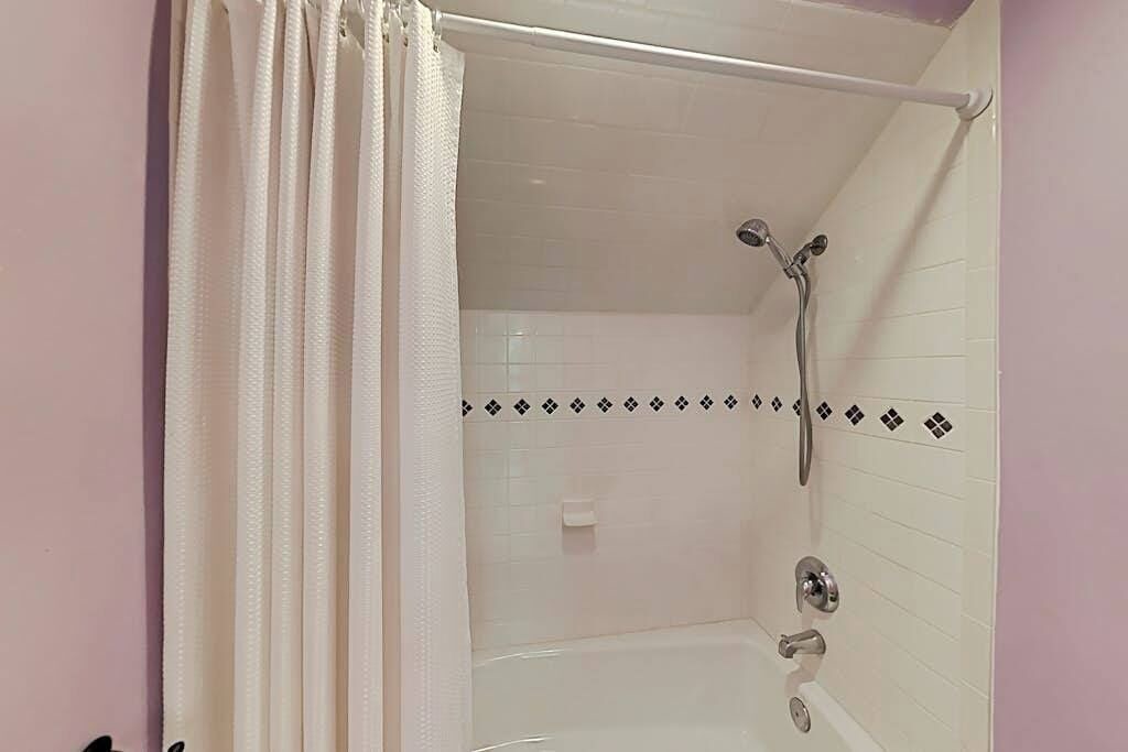 Photo of Bathroom in Alexander