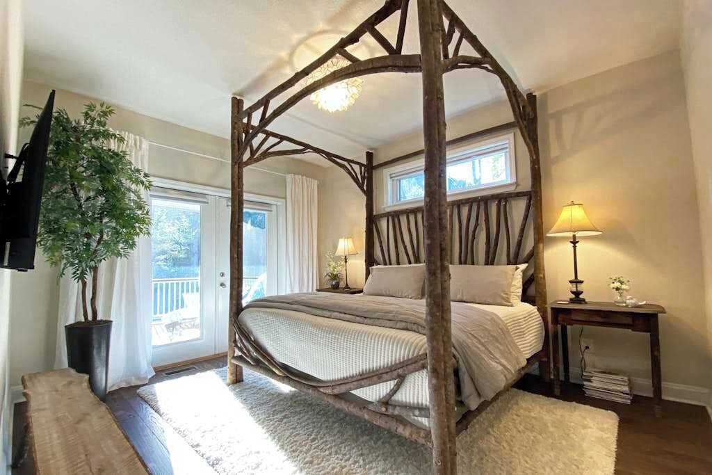 Photo of Bedroom in Hendersonville