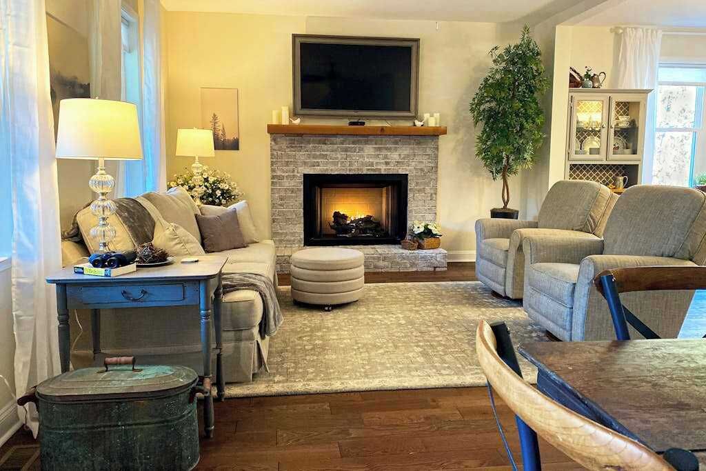 Photo of Livingroom in Hendersonville