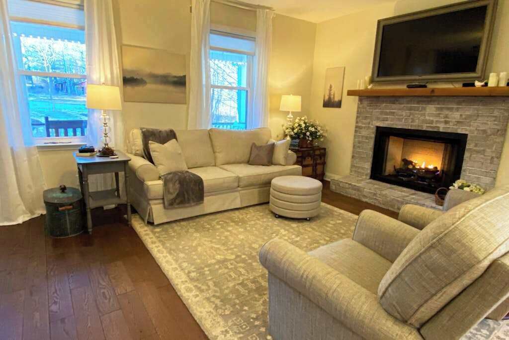 Photo of Livingroom in Hendersonville
