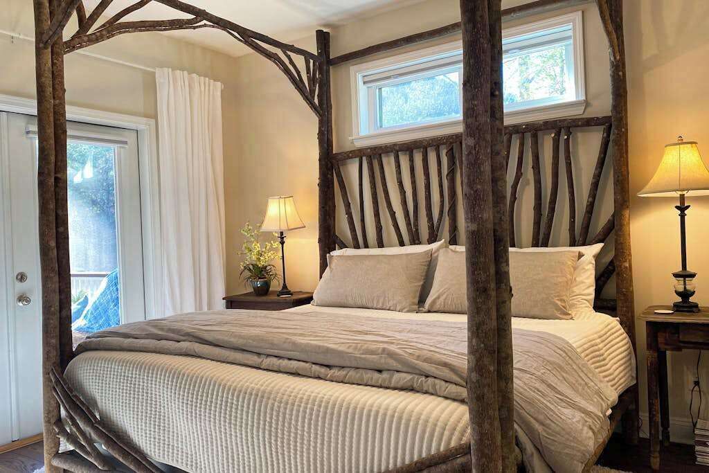 Photo of Bedroom in Hendersonville