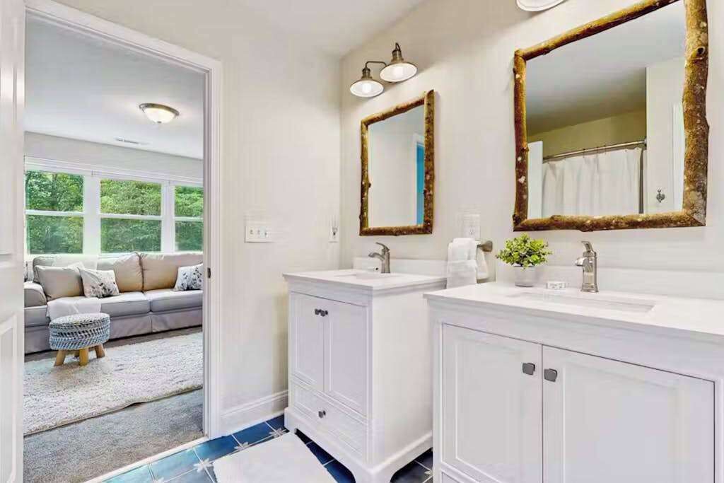 Photo of Bathroom in Hendersonville