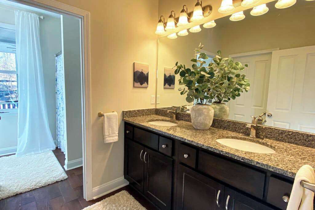 Photo of Bathroom in Hendersonville