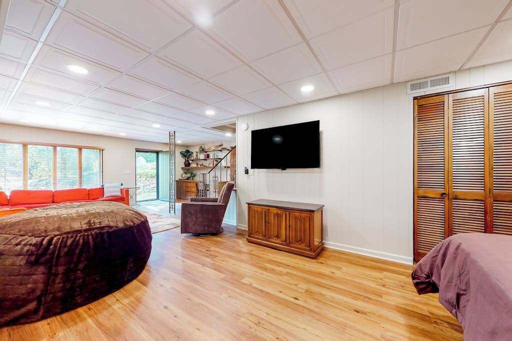 Photo of Bedroom in Flat Rock