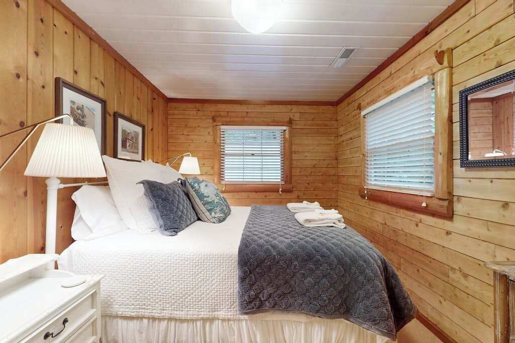 Photo of Bedroom in Lake Toxaway