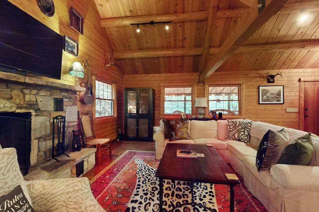 Photo of Livingroom in Lake Toxaway