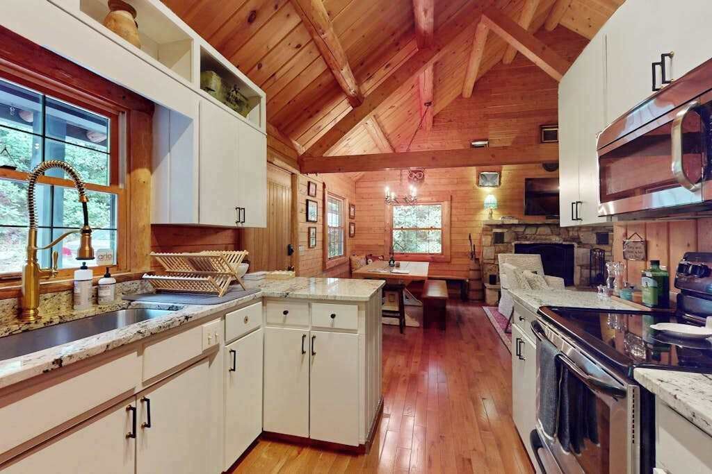 Photo of Kitchen in Lake Toxaway