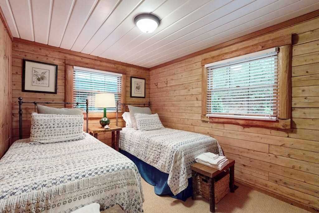 Photo of Bedroom in Lake Toxaway