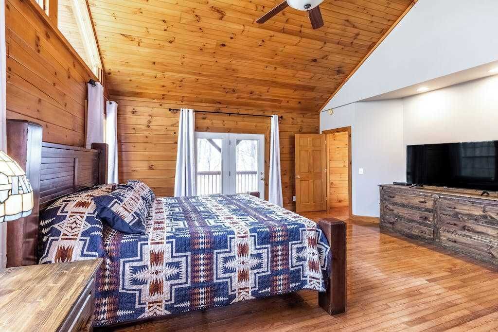 Photo of Bedroom in Waynesville