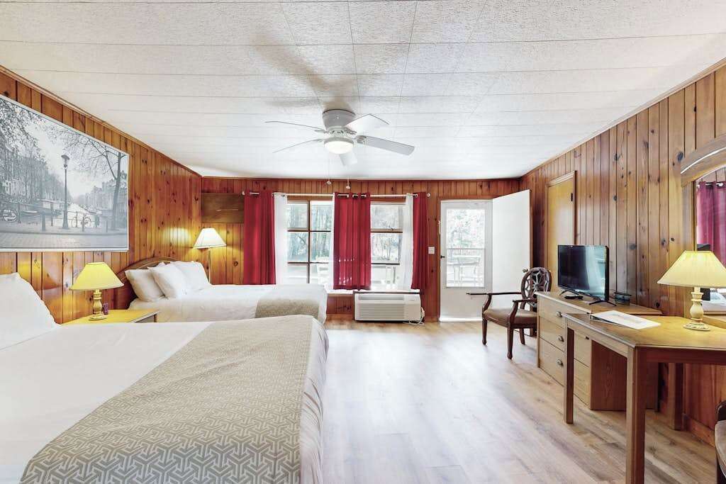 Photo of Bedroom in Flat Rock