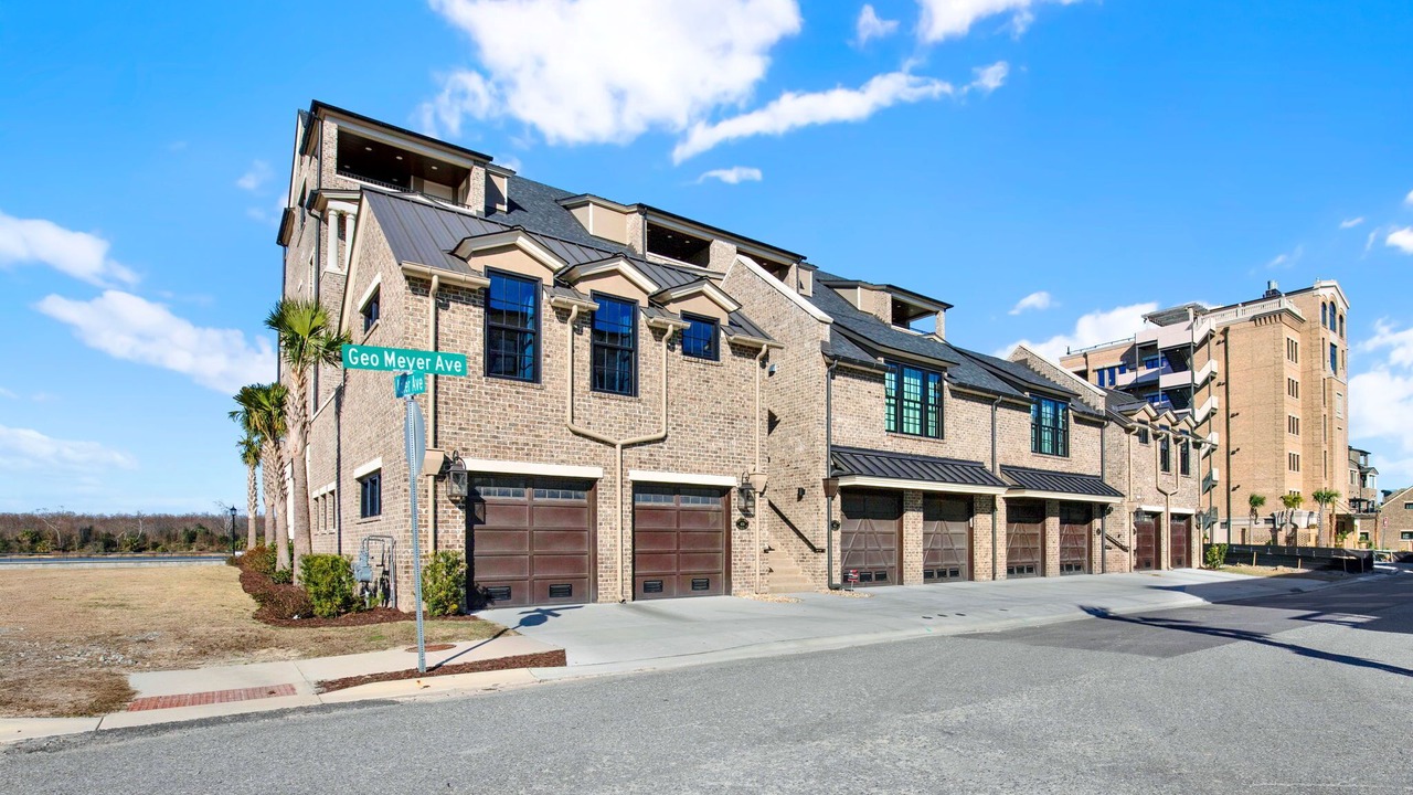 Photo of Outdoor in Hitch Village - Fred Wessels Homes