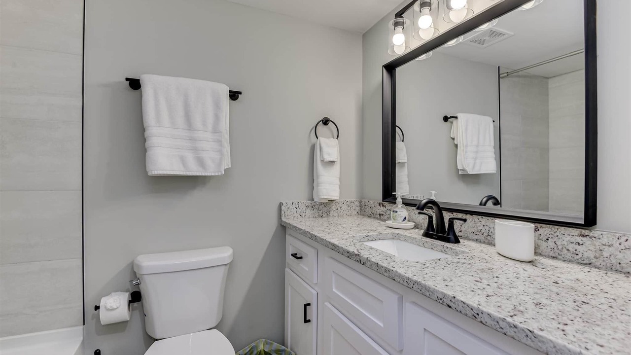 Photo of Bathroom in Peach Orchard