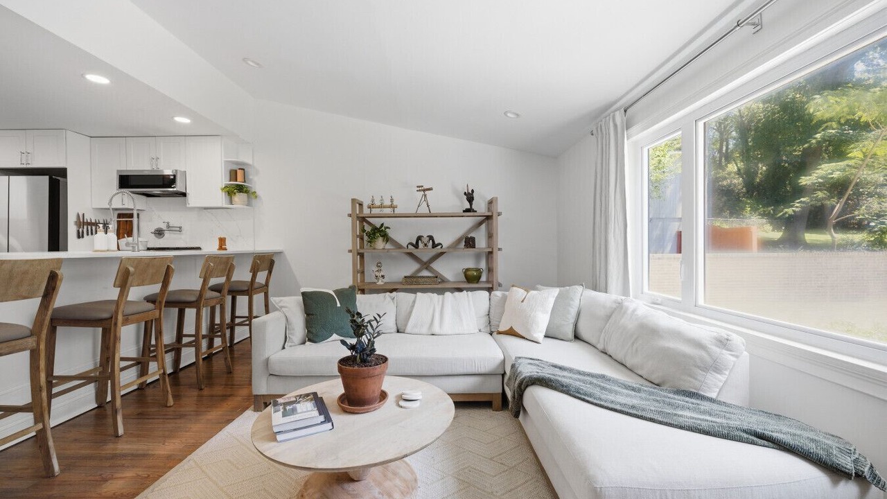 Photo of Livingroom in Macon