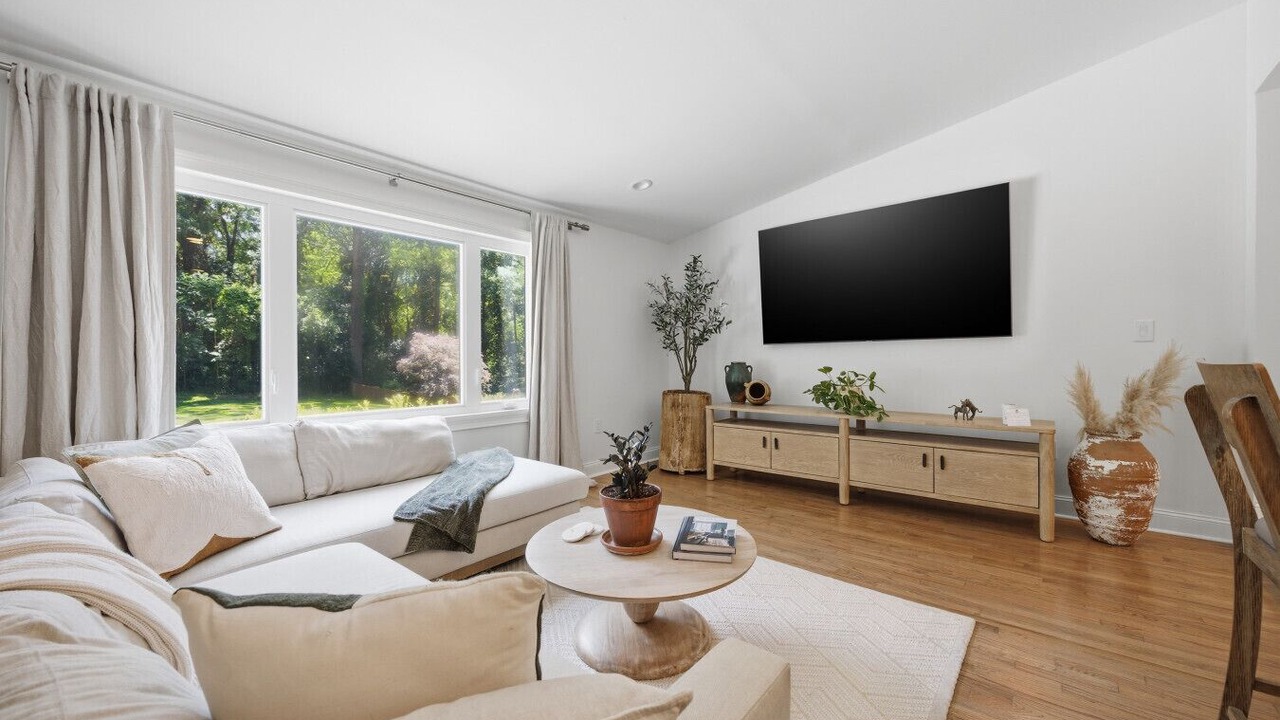 Photo of Livingroom in Macon
