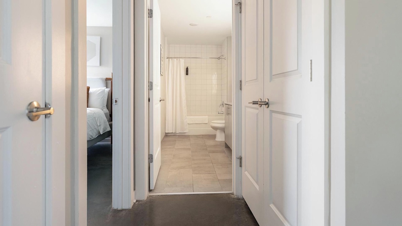 Photo of Bathroom in Yamacraw Village