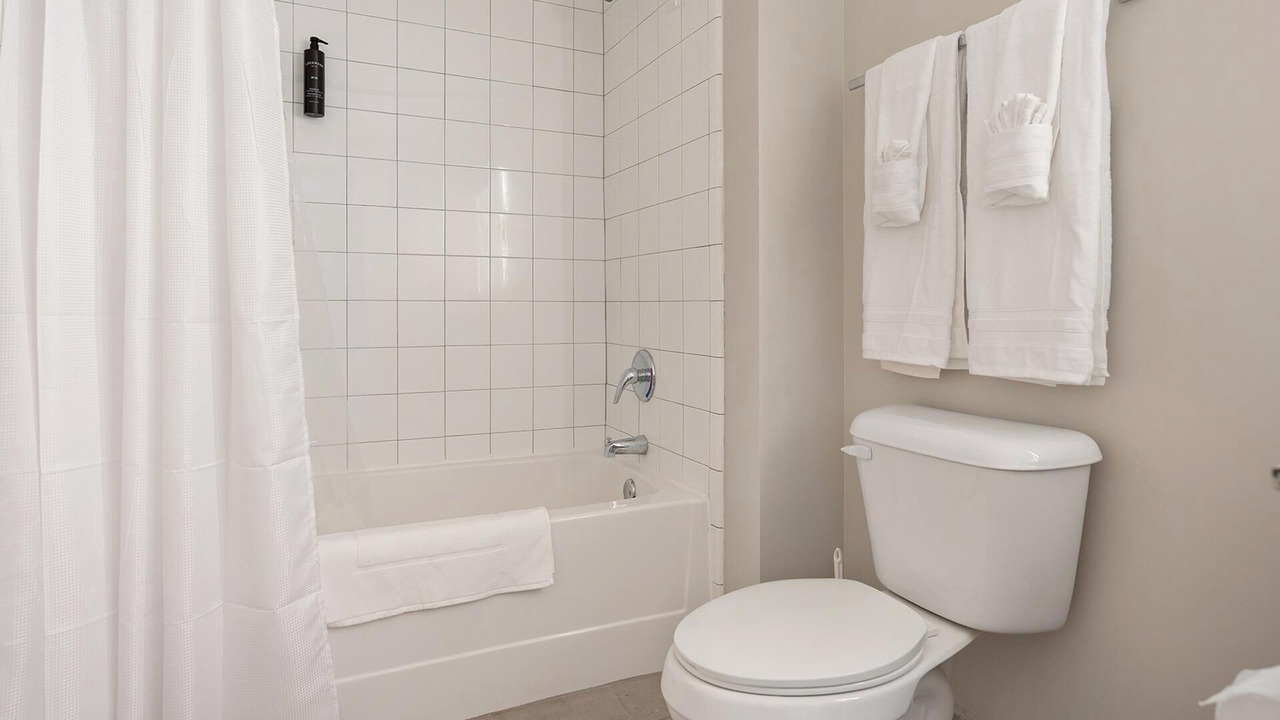 Photo of Bathroom in Yamacraw Village