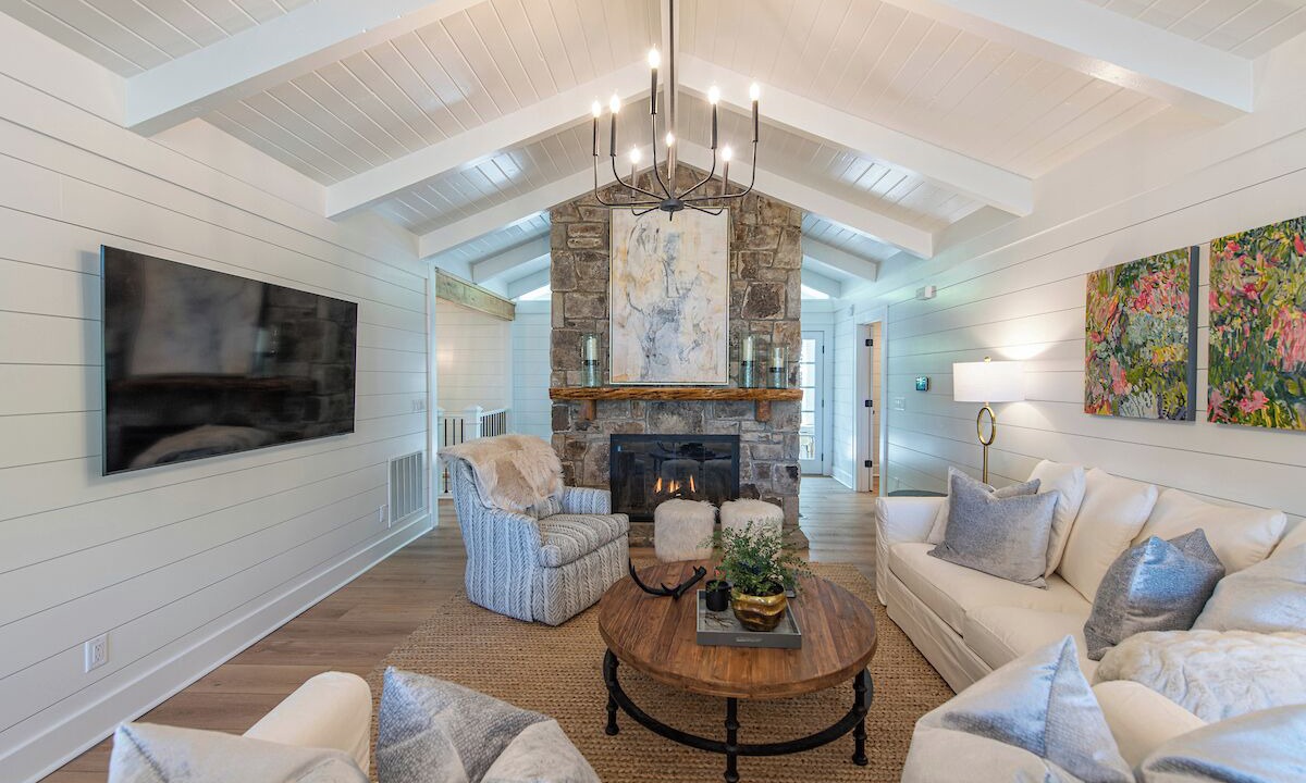 Photo of Livingroom in Lake Toxaway