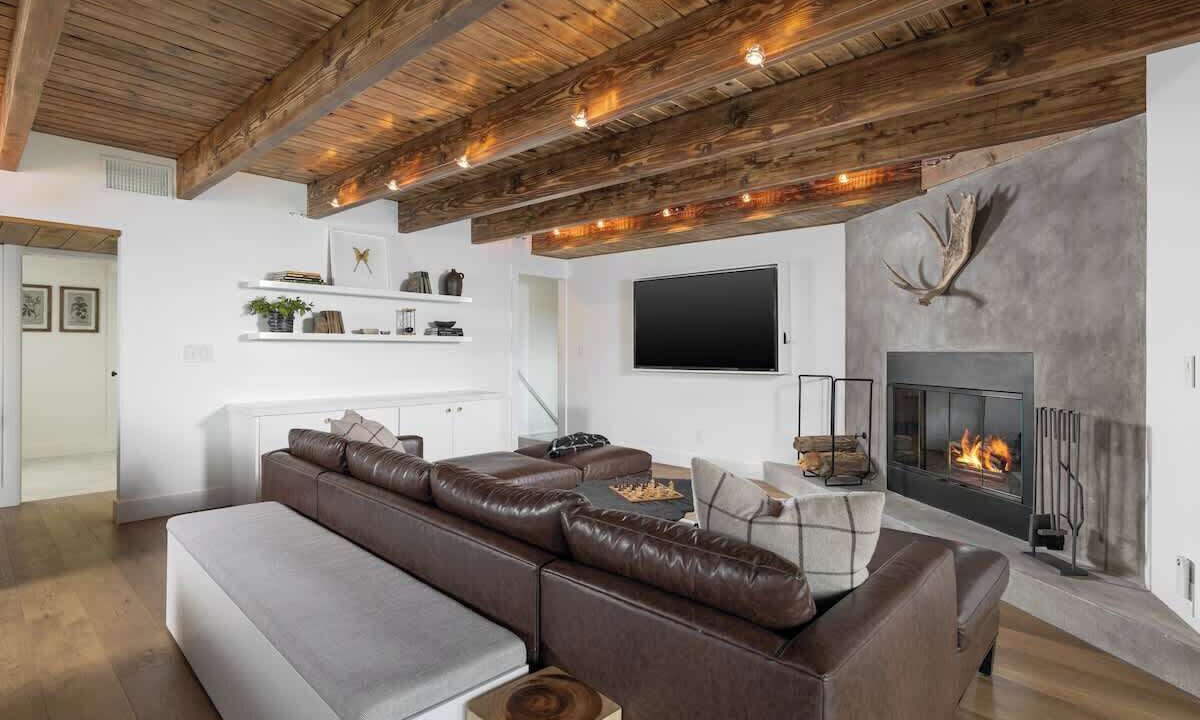 Photo of Livingroom in Cedar Glen