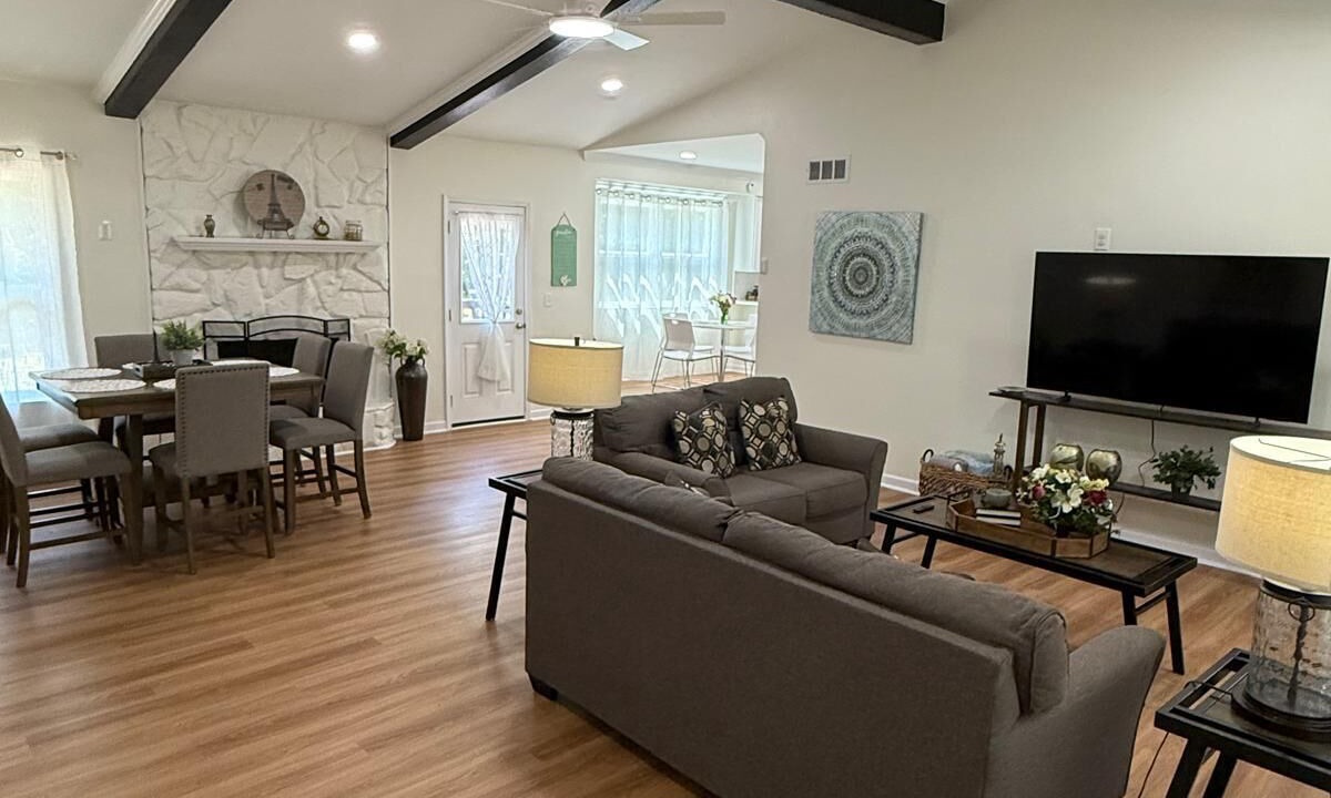 Photo of Livingroom in Riverdale