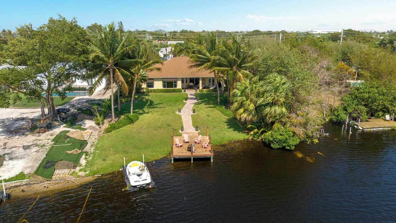 Photo of Outdoor in Tropic Palms