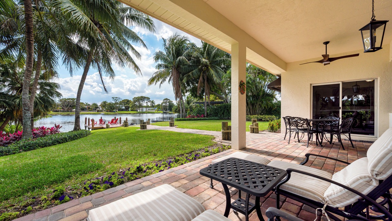 Photo of Outdoor in Tropic Palms