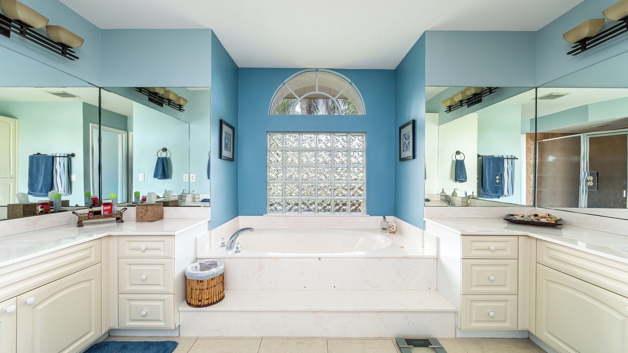 Photo of Bathroom in Tropic Palms