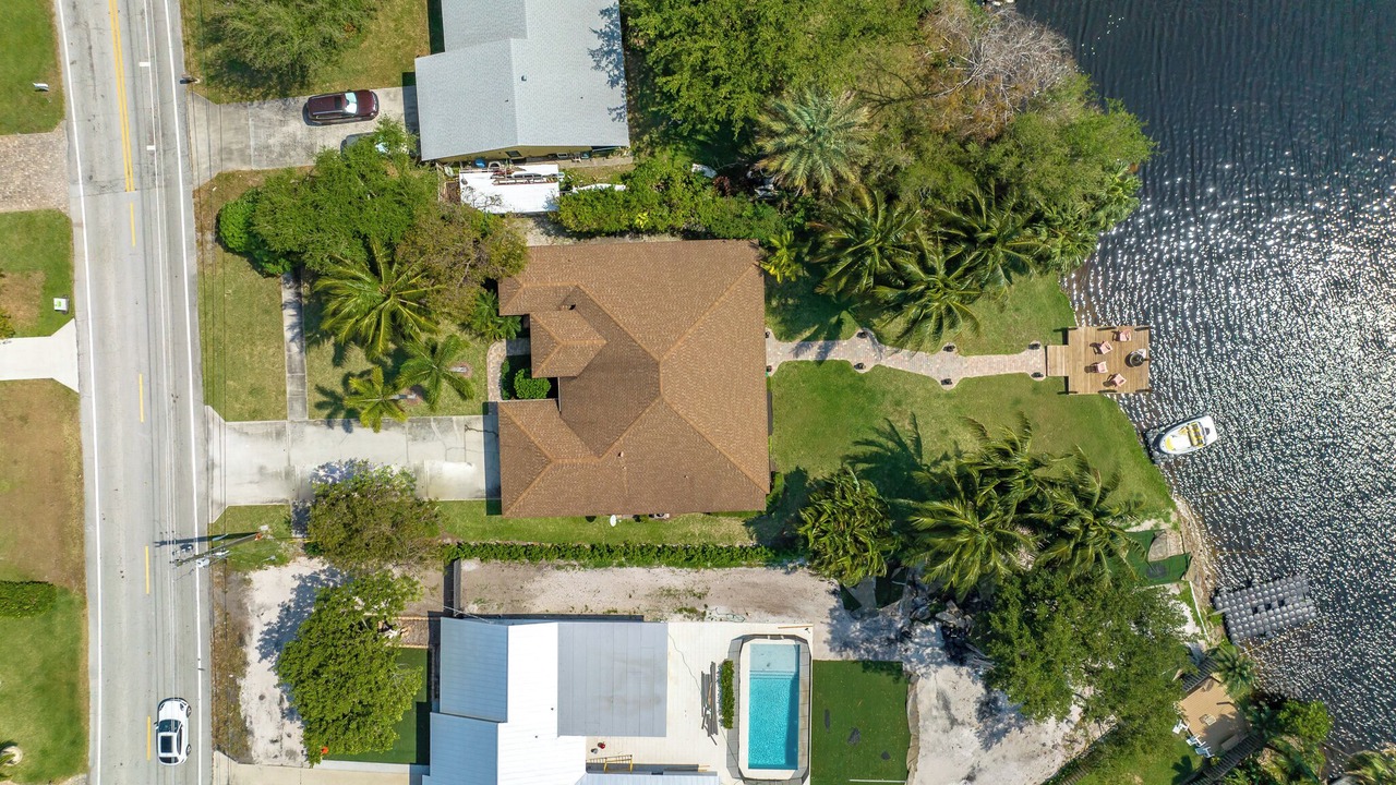 Photo of Outdoor in Tropic Palms