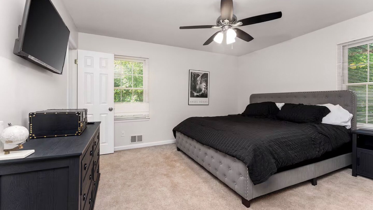 Photo of Bedroom in Riverdale