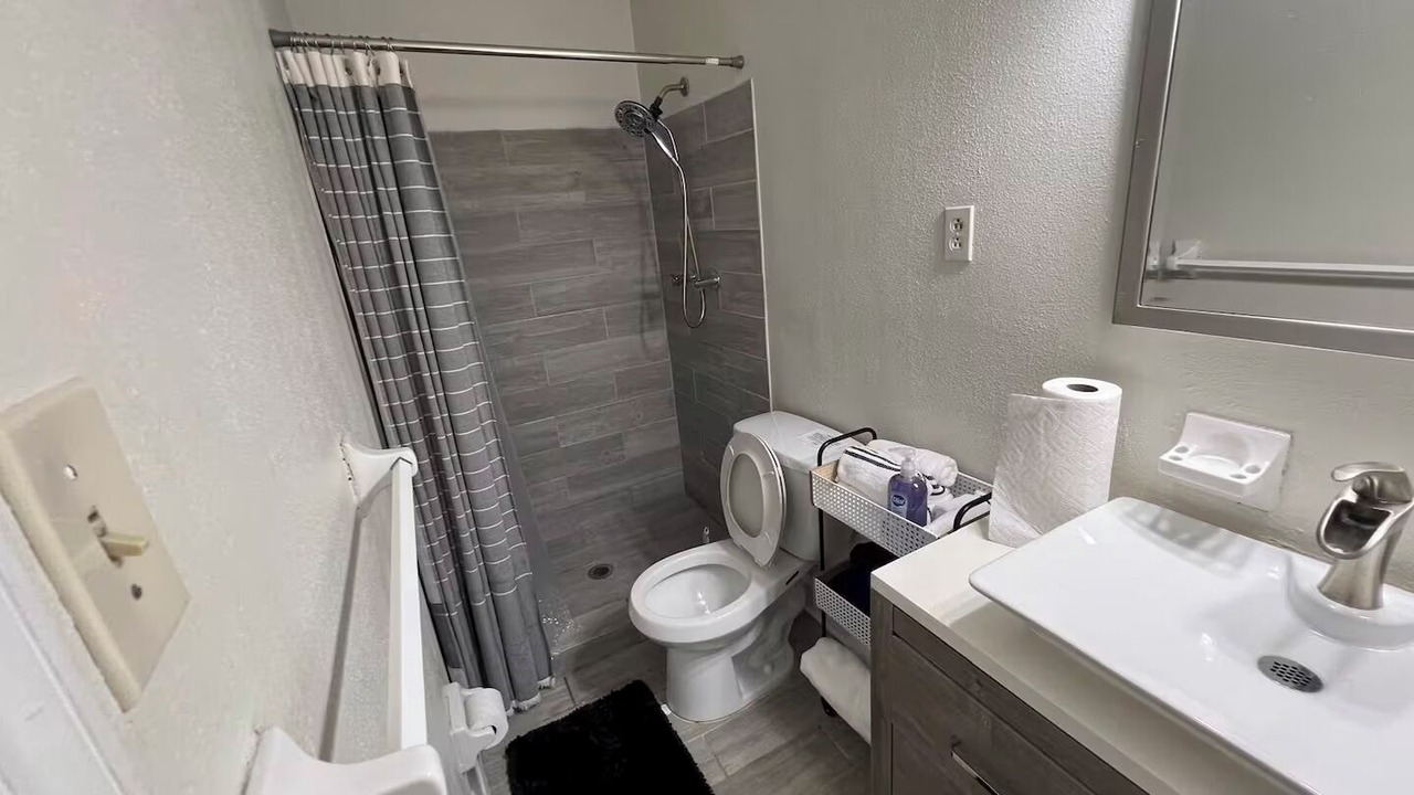 Photo of Bathroom in Riverdale