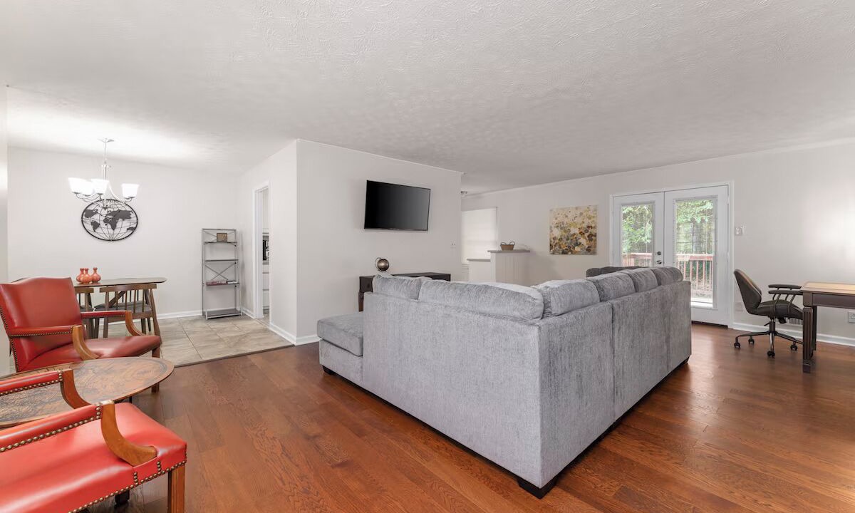 Photo of Livingroom in Riverdale