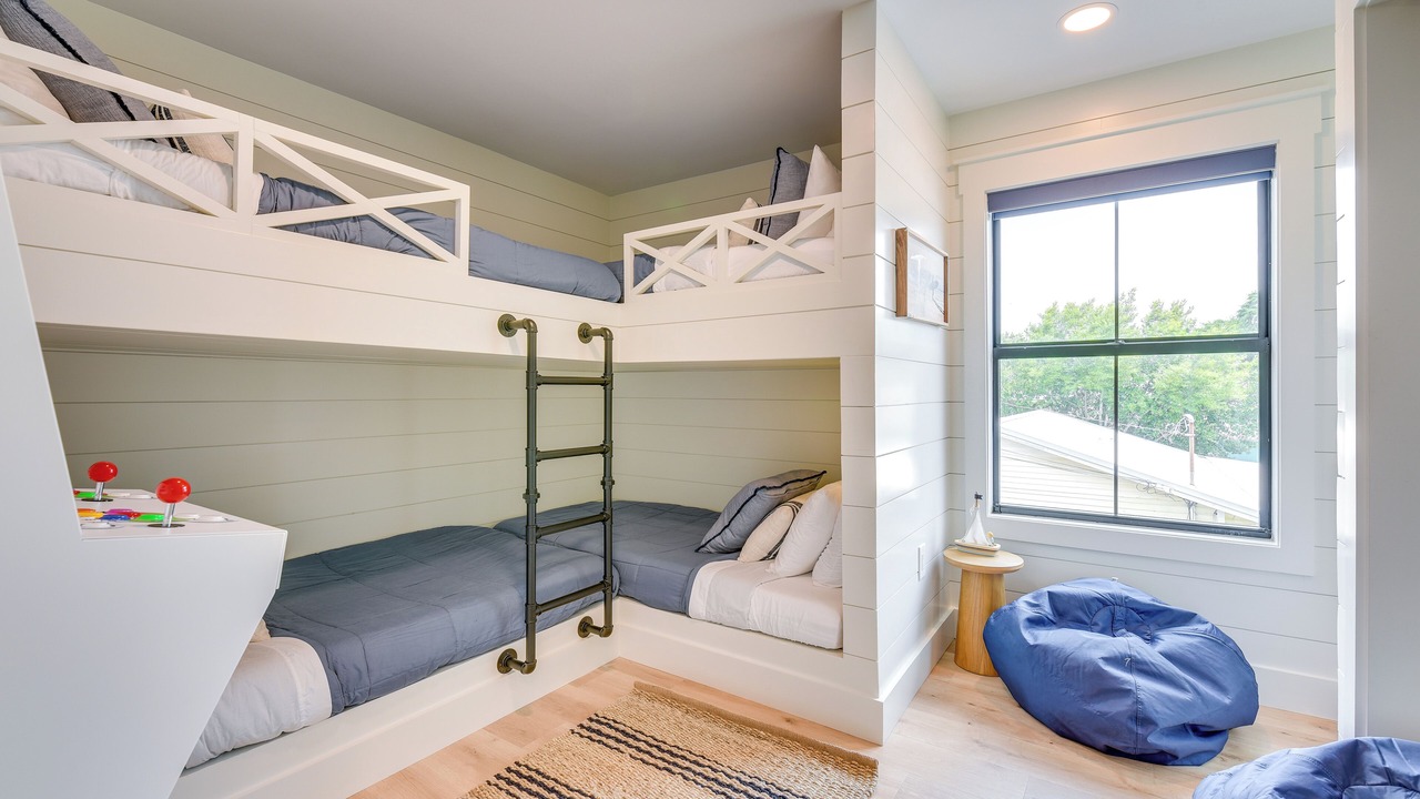 Photo of Bedroom in Laguna Beach