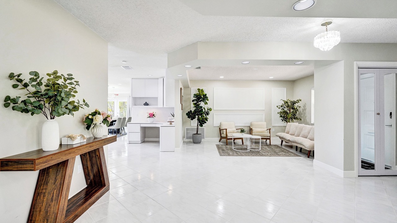 Photo of Livingroom in North Central Hollywood
