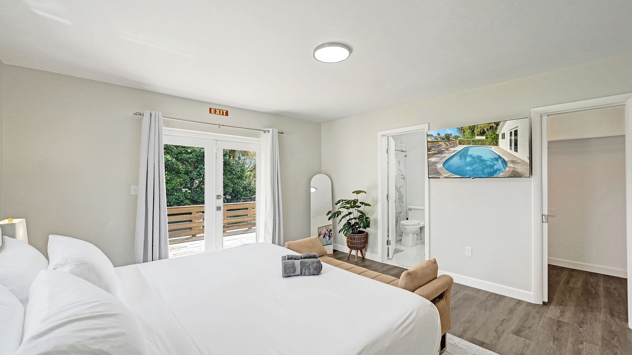 Photo of Bedroom in North Central Hollywood