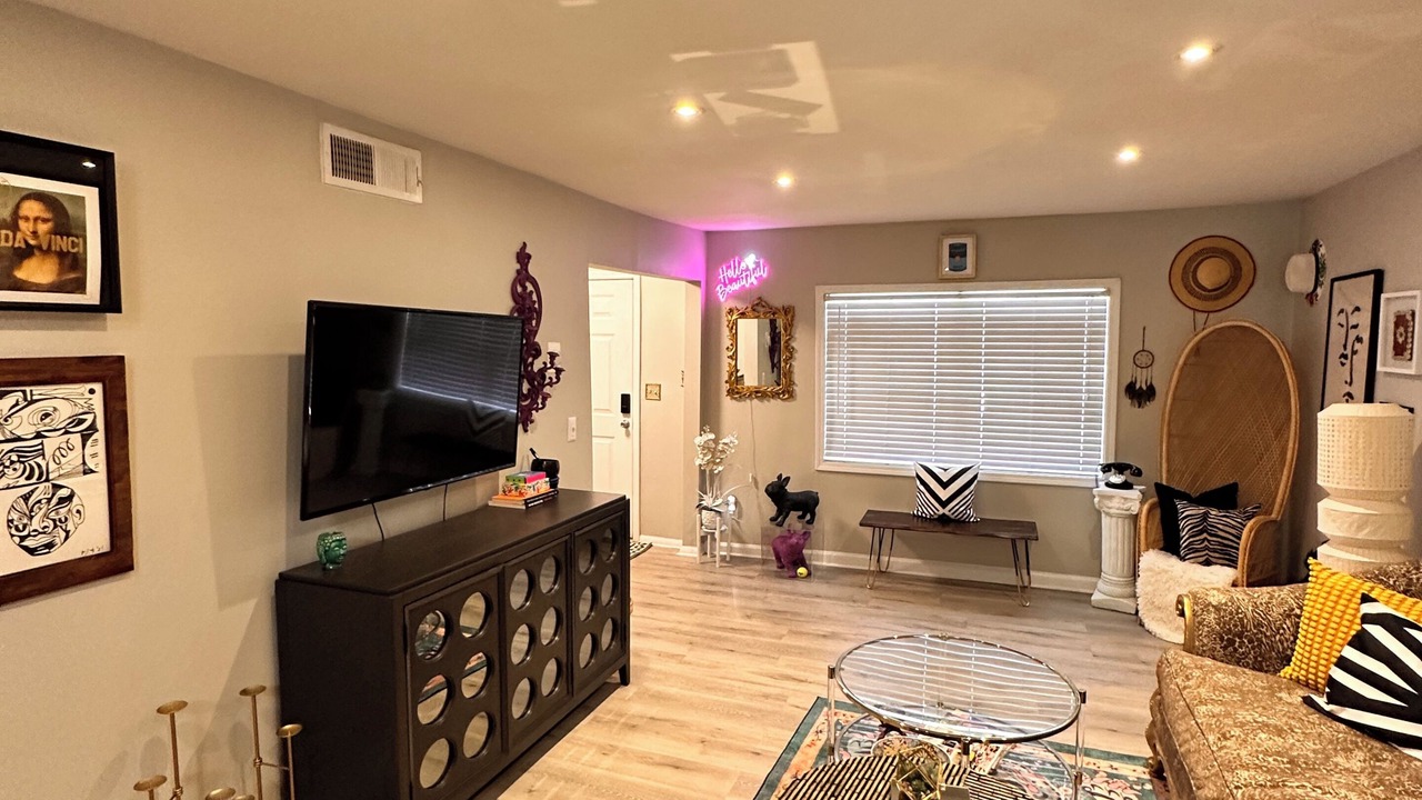 Photo of Livingroom in Loring Heights