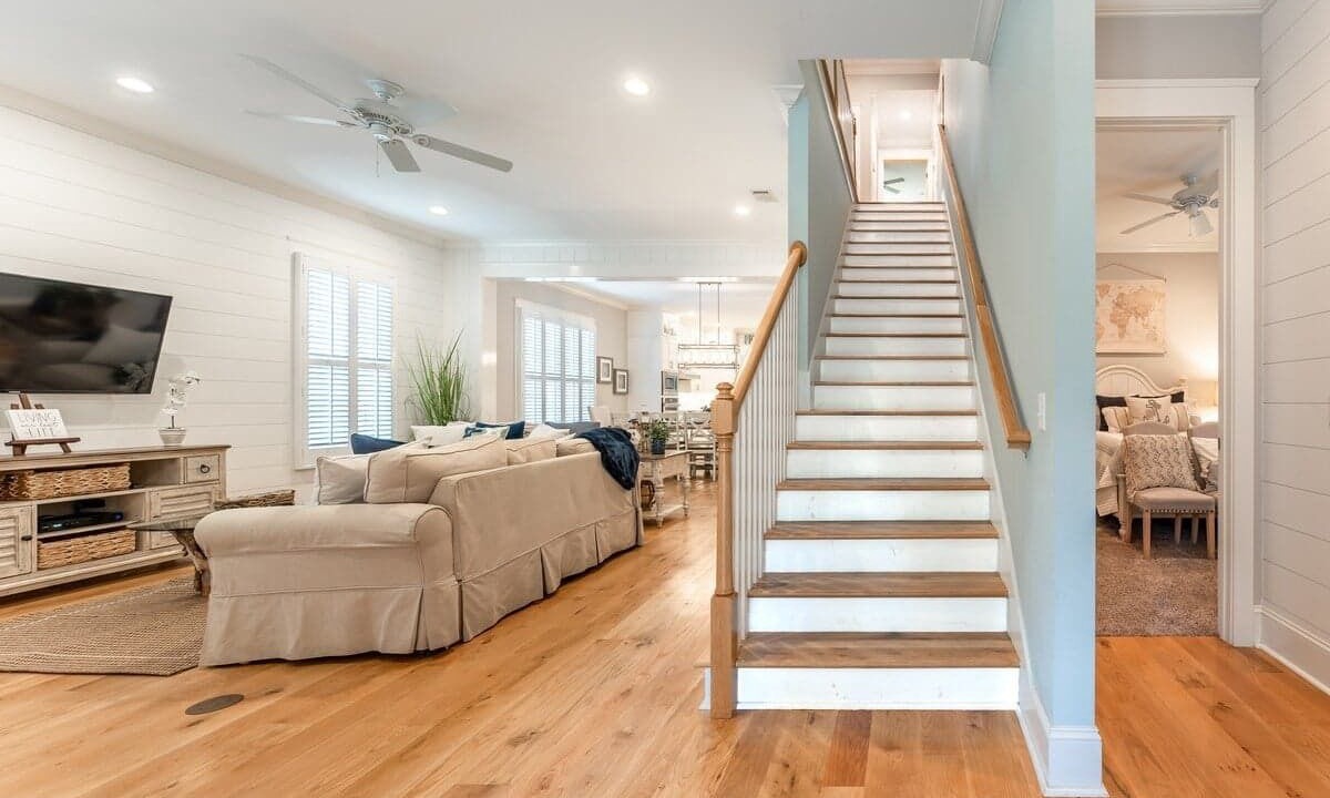 Photo of Livingroom in King City