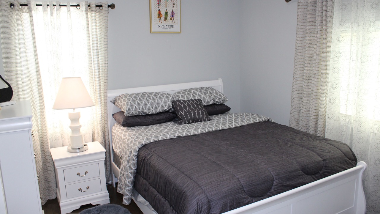 Photo of Bedroom in Forest Park