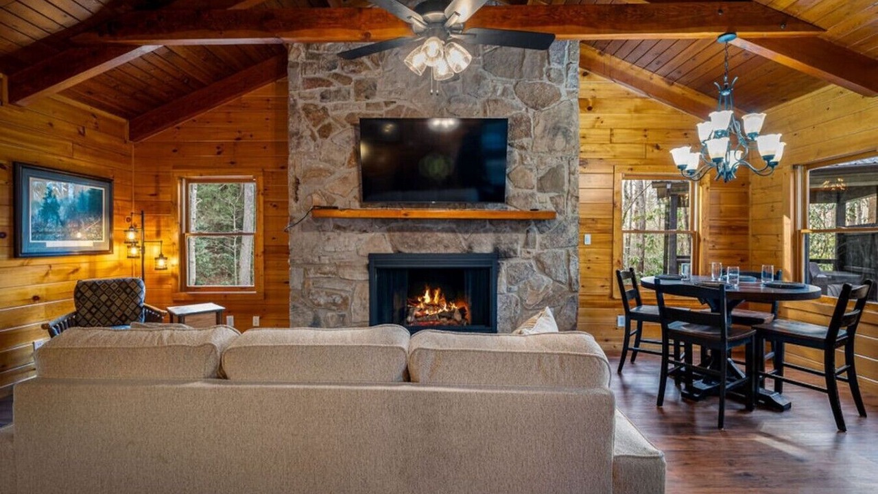 Photo of Livingroom in Rocky Grove