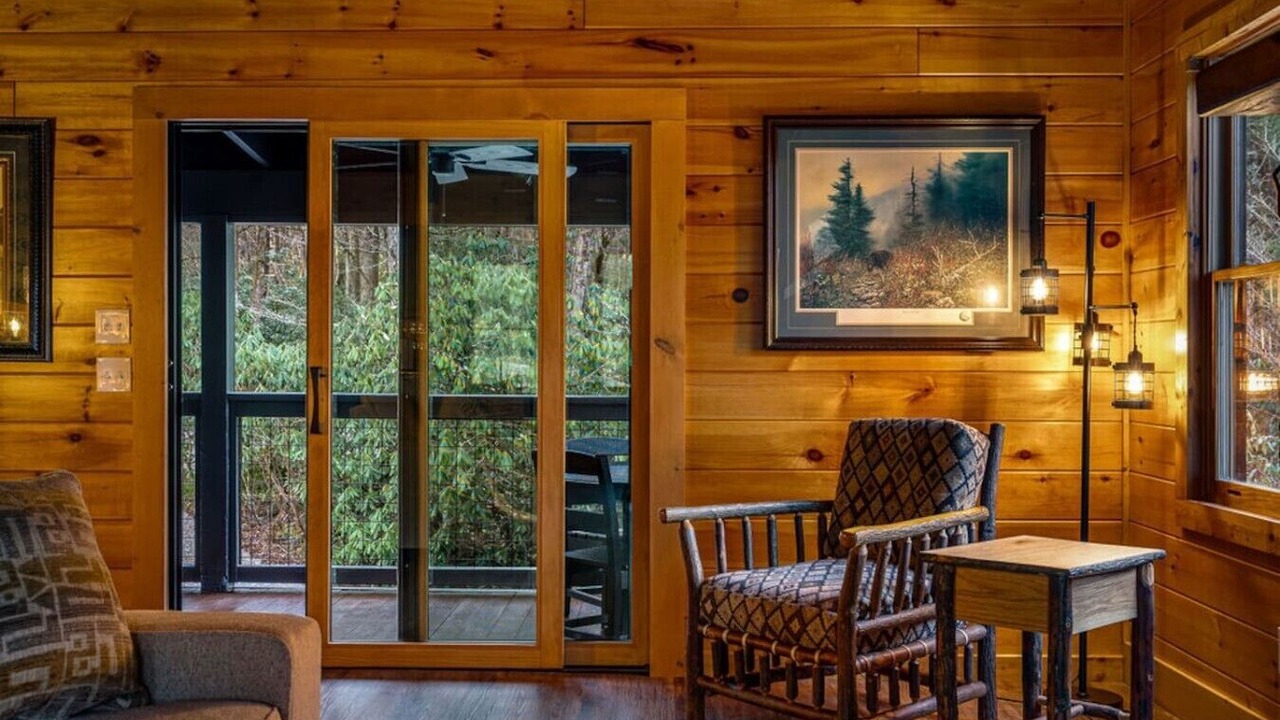 Photo of Livingroom in Rocky Grove