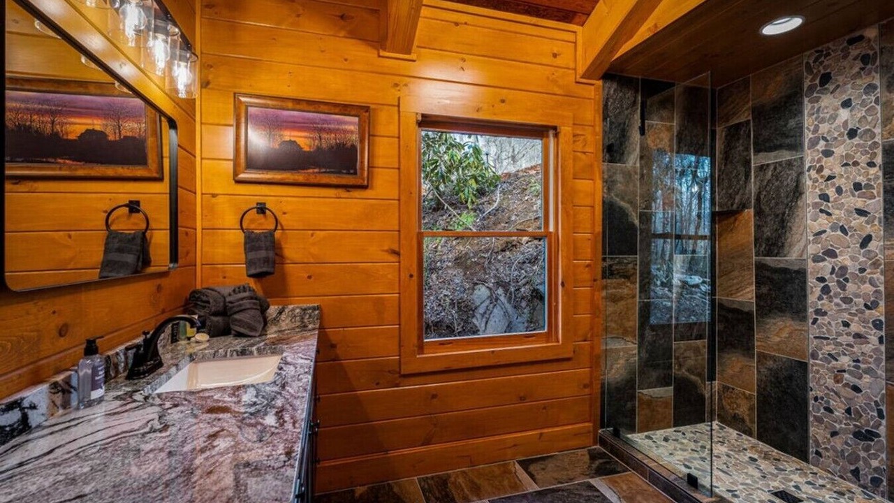 Photo of Bathroom in Rocky Grove